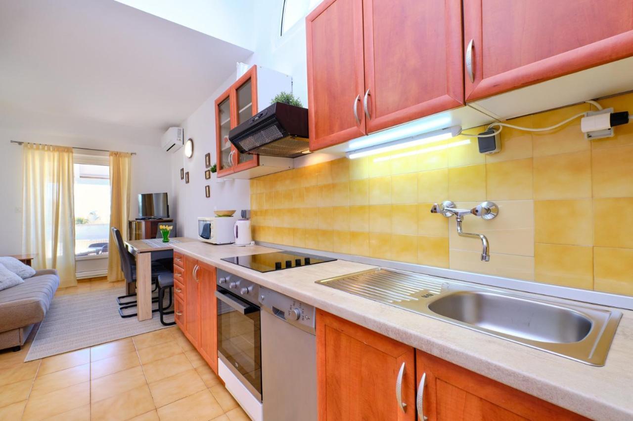 Apartments Vanda Mali Lošinj Eksteriør billede